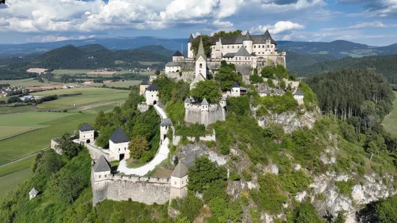 Hochosterwitz Castle – Iconic Medieval Fortress(1)