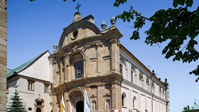 Holy_Cross_Monastery_02