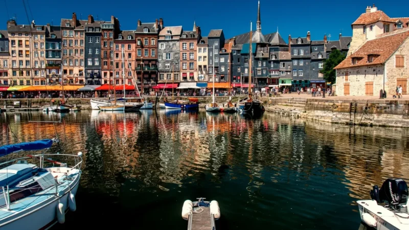 Honfleur Old Harbor – Historic Artistic Port(2)