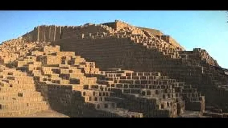 Huaca Pucllana – Ancient pre-Inca adobe pyramid(6)