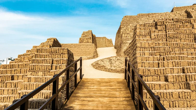 Huaca_Pucllana_–_Ancient_pre-Inca_adobe_pyramid__03