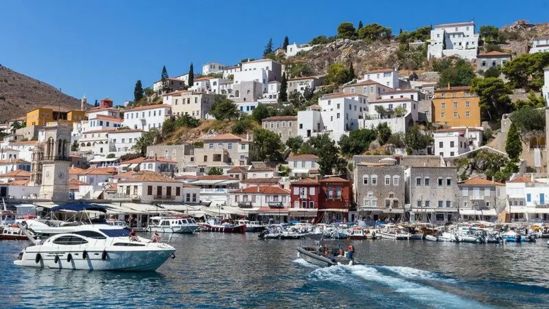 Hydra_Town_Port_02