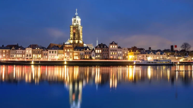 IJssel_River_Promenade_04