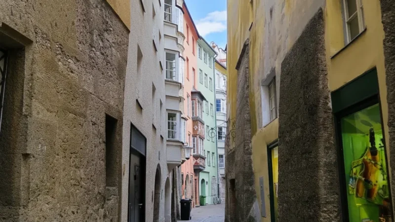 Innsbruck Old Town – Medieval streets and buildings(3)