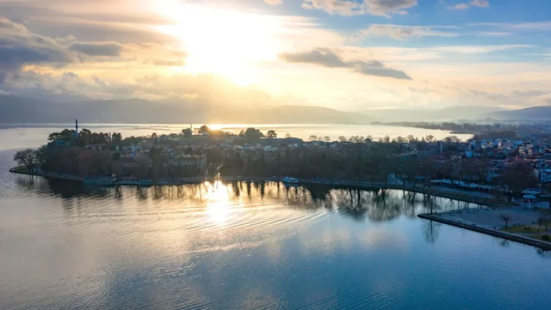 Ioannina_Lake_(Pamvotida)_01