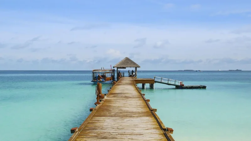 Island_Jetty_–_Boat_arrival_and_sea_views__01