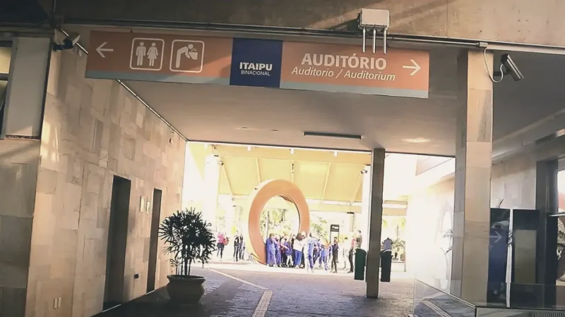 Itaipu Visitor Center – Educational exhibits(1)