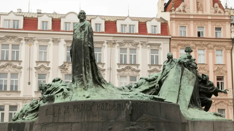 Jan Hus Monument – Central Square Landmark(2)