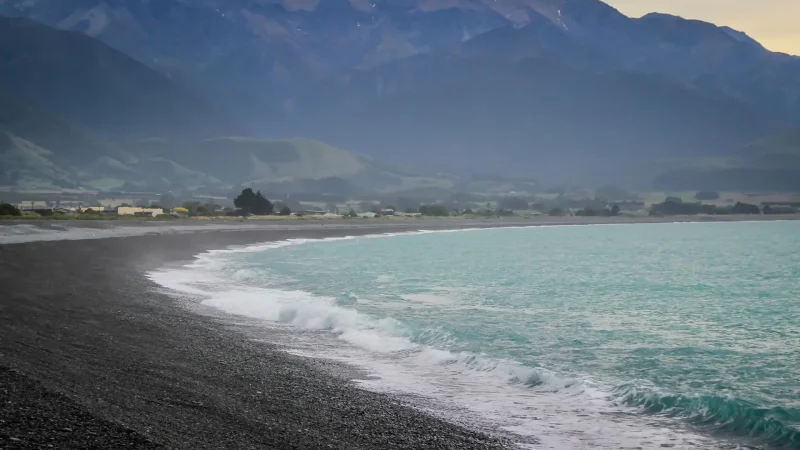 Kaik┼Нura_Beach_тАУ_Relaxed_coastal_views_03