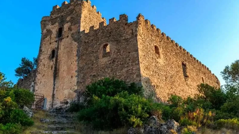 Kalamata_Castle_03