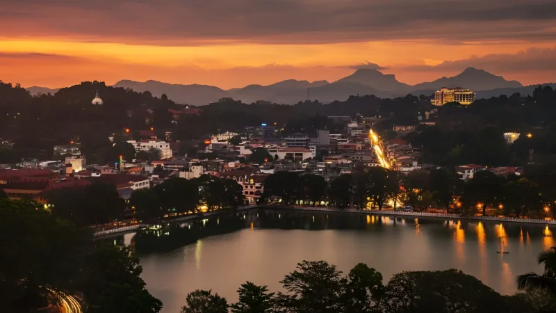 Kandy Lake 04
