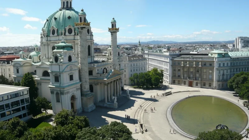 Karlsplatz – Cultural & Transport Hub(4)