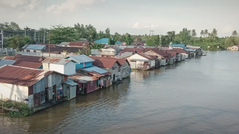 Kayutangi Floating Village(1)