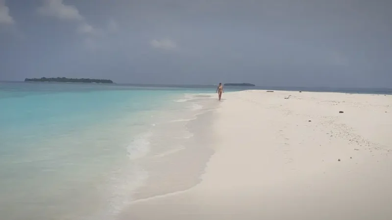 Kihaadhoo Beach – A calm white-sand beach ideal for swimming(2)