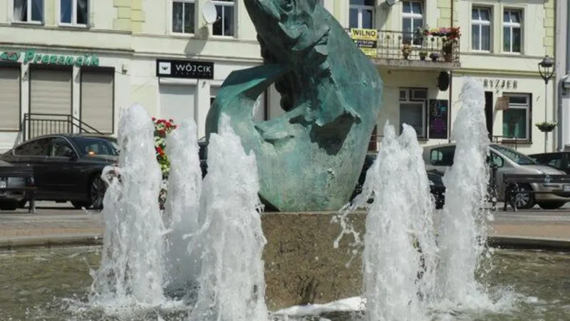King_Sielawy_Statue_06