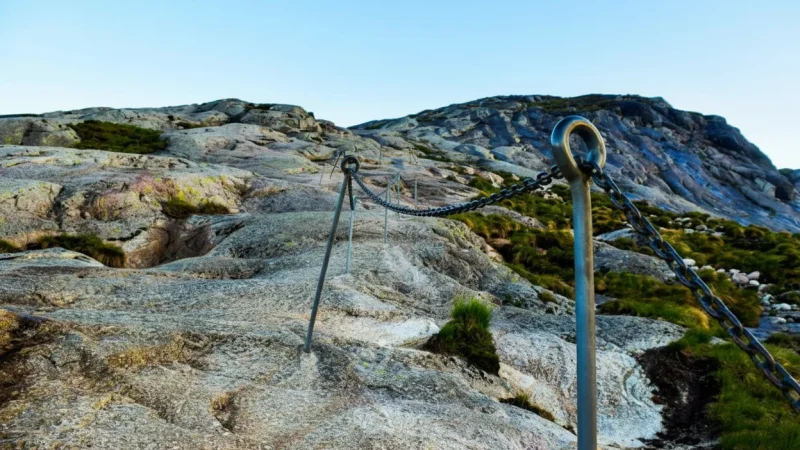 Kjerag – Safety Chain Sections (Assisted Climbing)(5)