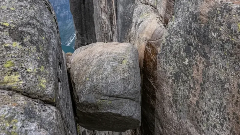 Kjerag – Scenic Rest Points Along the Trail(4)