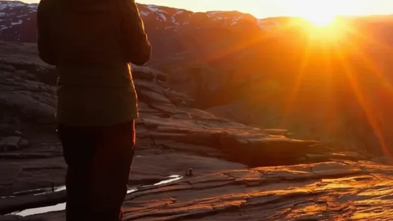 Kjerag – Sunrise Hiking Areas(4)