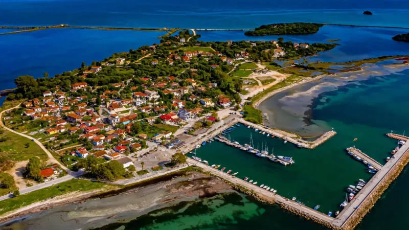 Koronisia_Island_01