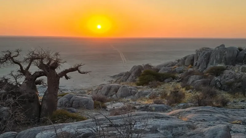 Kubu_Rock_тАУ_Scenic_lookout_point_03
