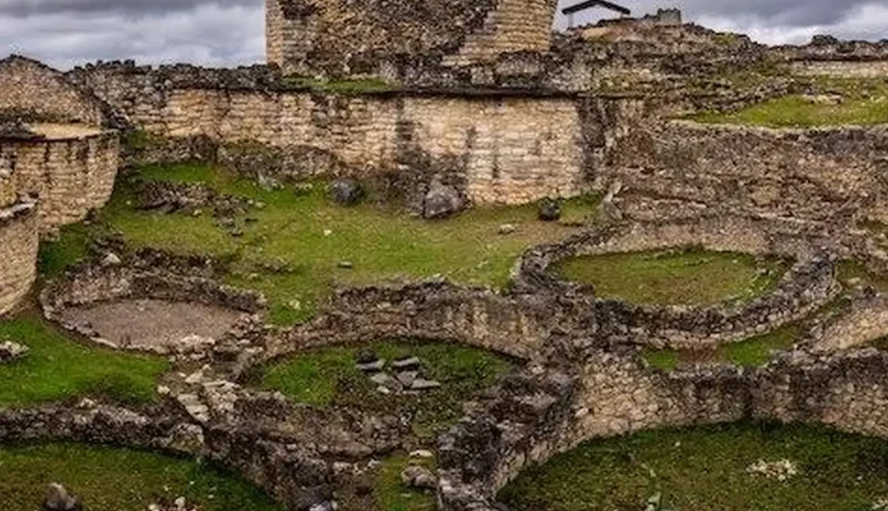 Kuelap_Fortress_–_Massive_stone-walled_ancient_city__03