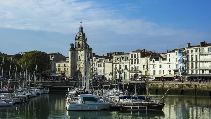 La Rochelle Old Port – Historic harbor with seaside views(4)