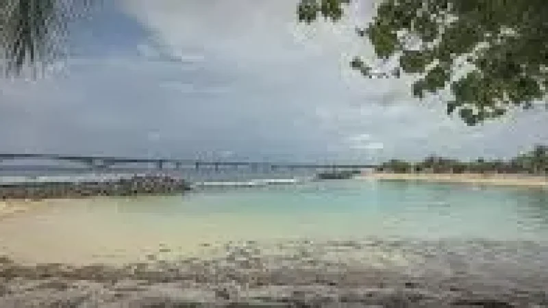 Lagoon Swimming Area – A clear, calm(1)