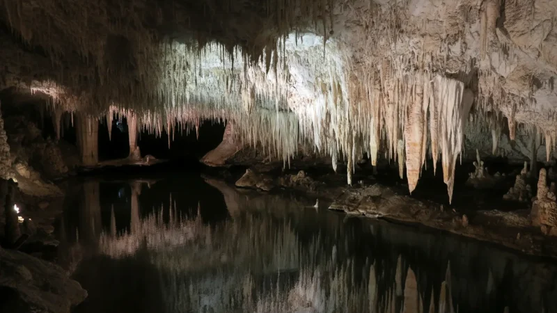 Lake Cave(5)