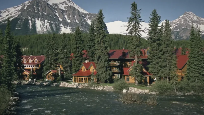 Lake Louise Village(5)