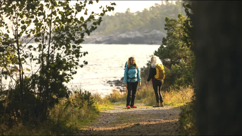 Lake Mälaren Shoreline – Scenic lakeside walks(5)