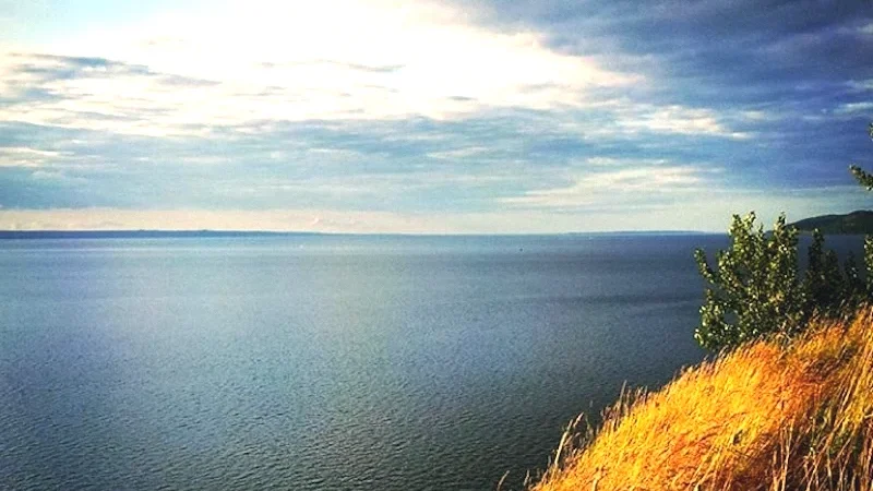 Lake Vättern Shoreline – Scenic Walks(5)