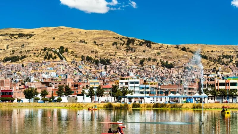 Lake_Titicaca_Shoreline_–_Scenic_lakeside_views__03