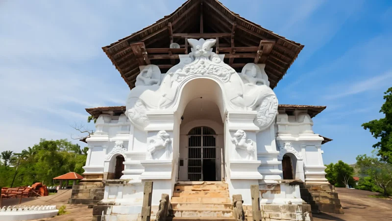 Lankatilaka Vihara 03