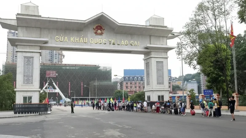 Lào Cai Border Gate (Vietnam–China Border)(2)
