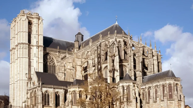 Le Mans Cathedral(1)