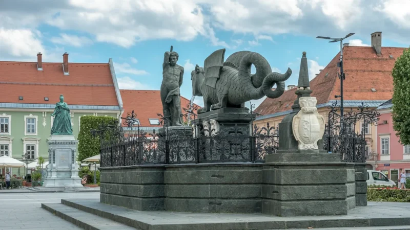 Lindwurm Fountain – City Landmark(3)