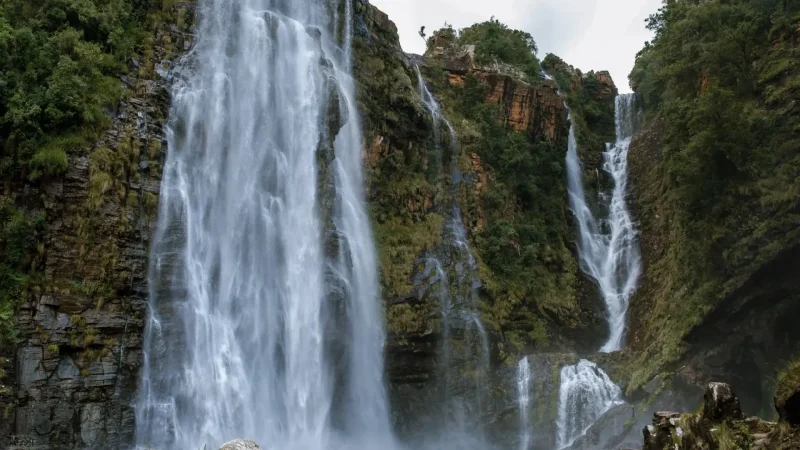 Lisbon_Falls_тАУ_Tall_and_scenic_waterfall_04