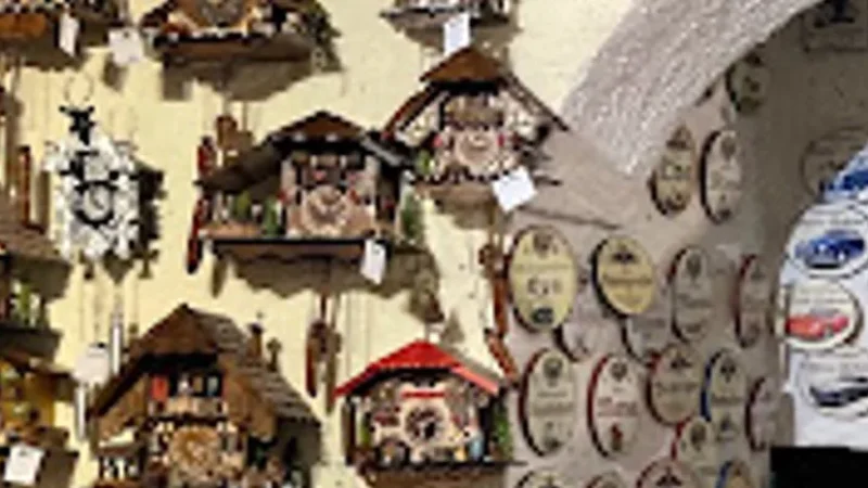 Local Artisan Shops – Traditional crafts(3)