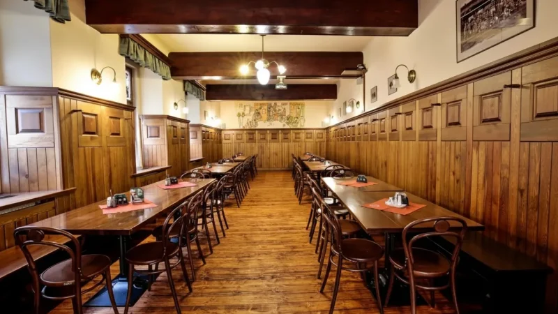 Local Beer Halls – Traditional Dining Places (Plzeň)(3)