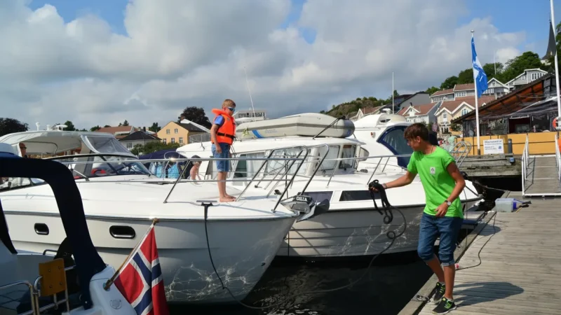 Local Cafés – Dining with Sea Views(1)