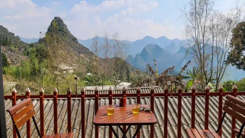 Local Coffee Houses – City & mountain views(1)