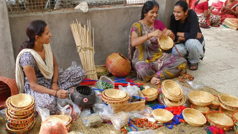 Local Handicraft Shops – Traditional crafts(4)