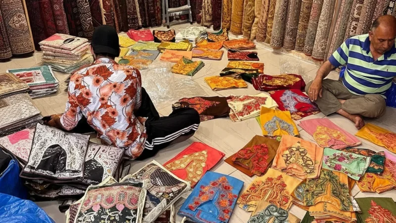 Local Handicraft Shops – Traditional crafts(6)