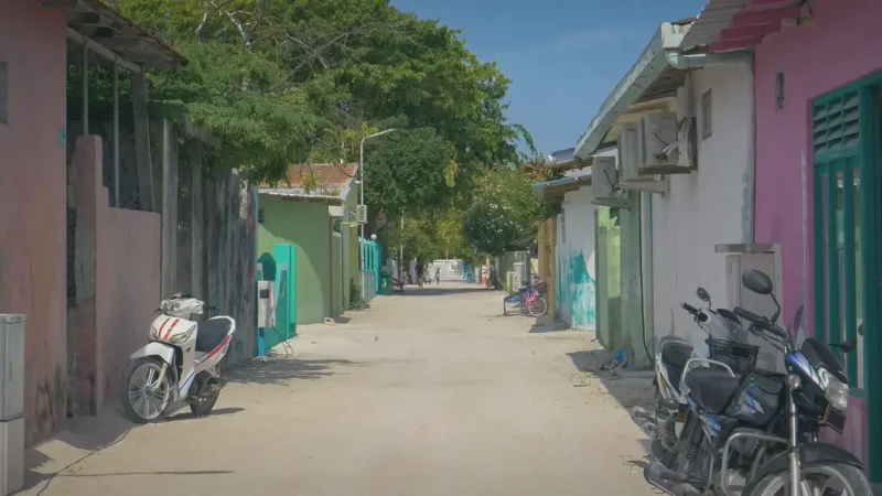 Local Streets & Souvenir Shops(1)