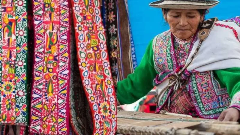 Local_Craft_Shops_–_Handmade_textiles__04