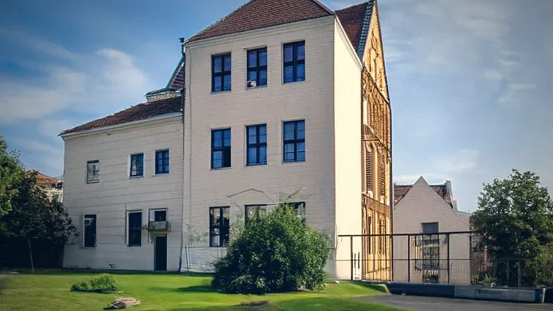 Loitz Tenement House(5)