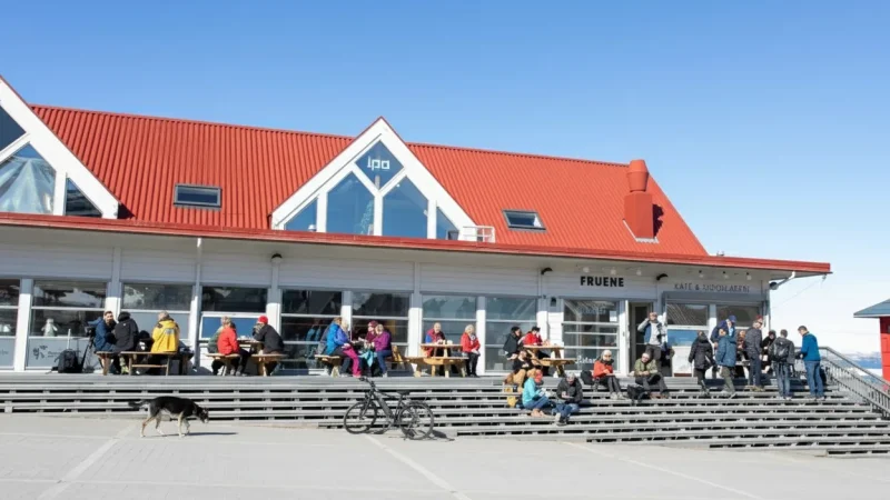 Longyearbyen Town Center – Shops, cafés, and Arctic life(6)