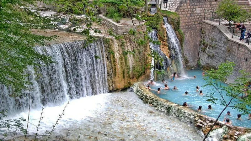 Loutraki_(Pozar_Village)_02