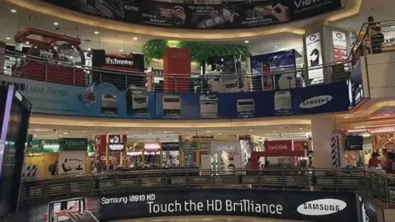 Low Yat Plaza – IT & electronics mall(4)