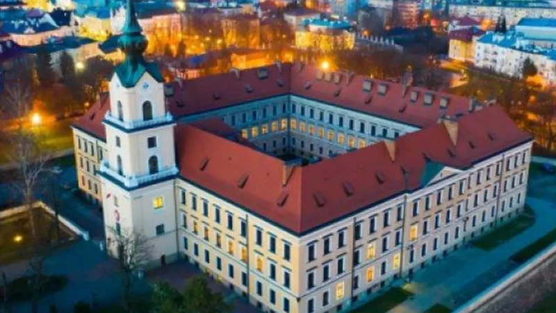 Lubomirski_Castle_02